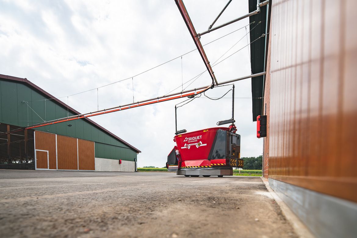 Find-an-automatic-feeding-system-for-dairy-farmers-here