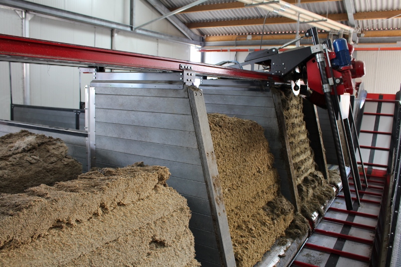 An-automatic-feeding-system-is-important-for-dairy-farmers-with-cows-and-goats
