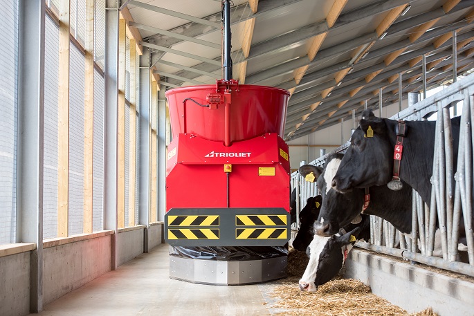 The-best-wheel-driven-feeding-robot-for-dairy-farmers-is-from-Trioliet