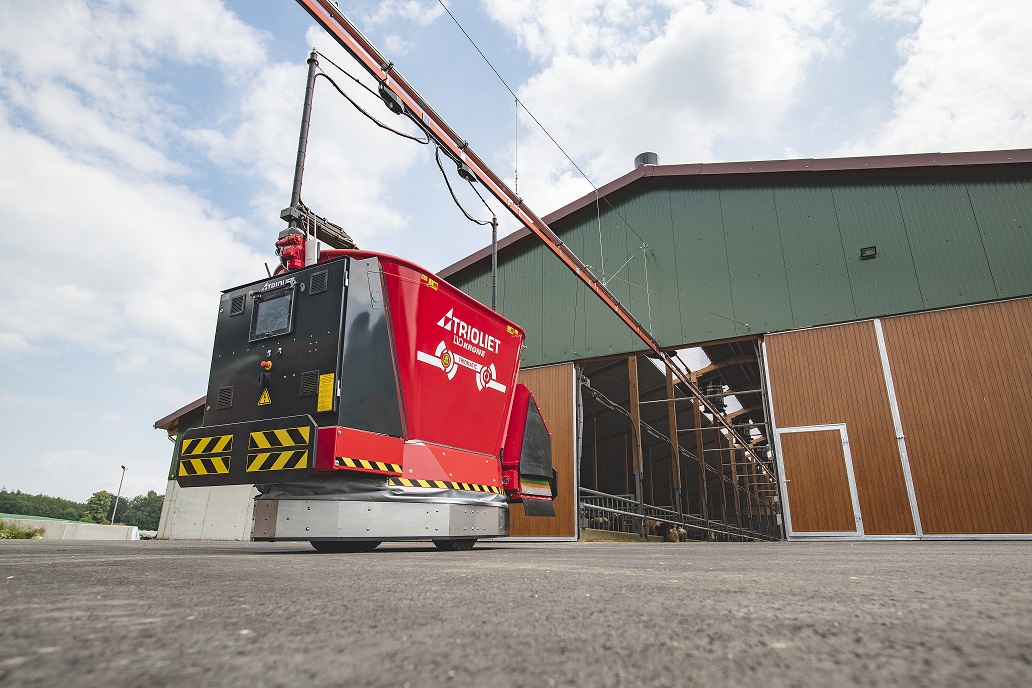 Robotic-feeding-can-be-wheel-driven-and-is-time-saving-for-beef-farmers